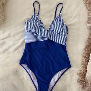 CupShe one piece bathing suit